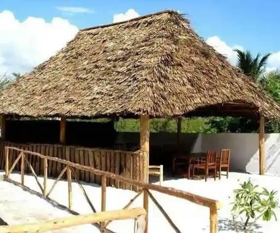 About Makuti Roofing